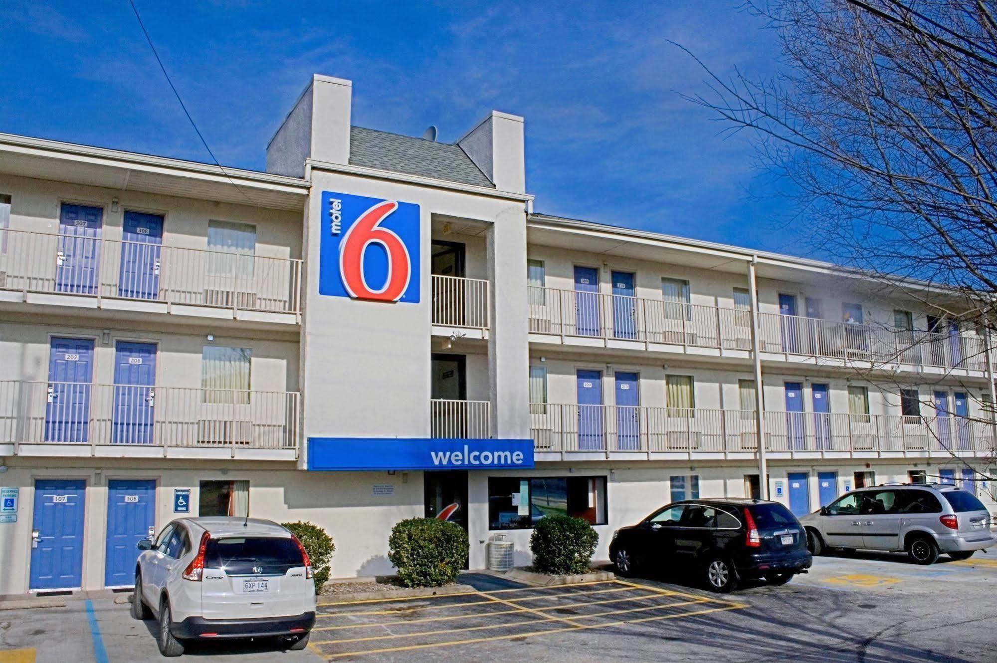 Days Inn By Wyndham Charleston Wv Dış mekan fotoğraf