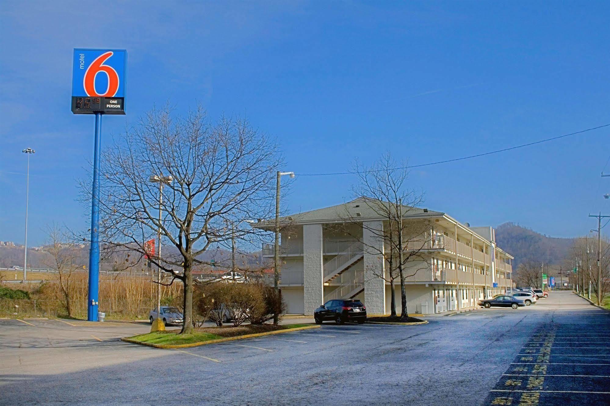 Days Inn By Wyndham Charleston Wv Dış mekan fotoğraf