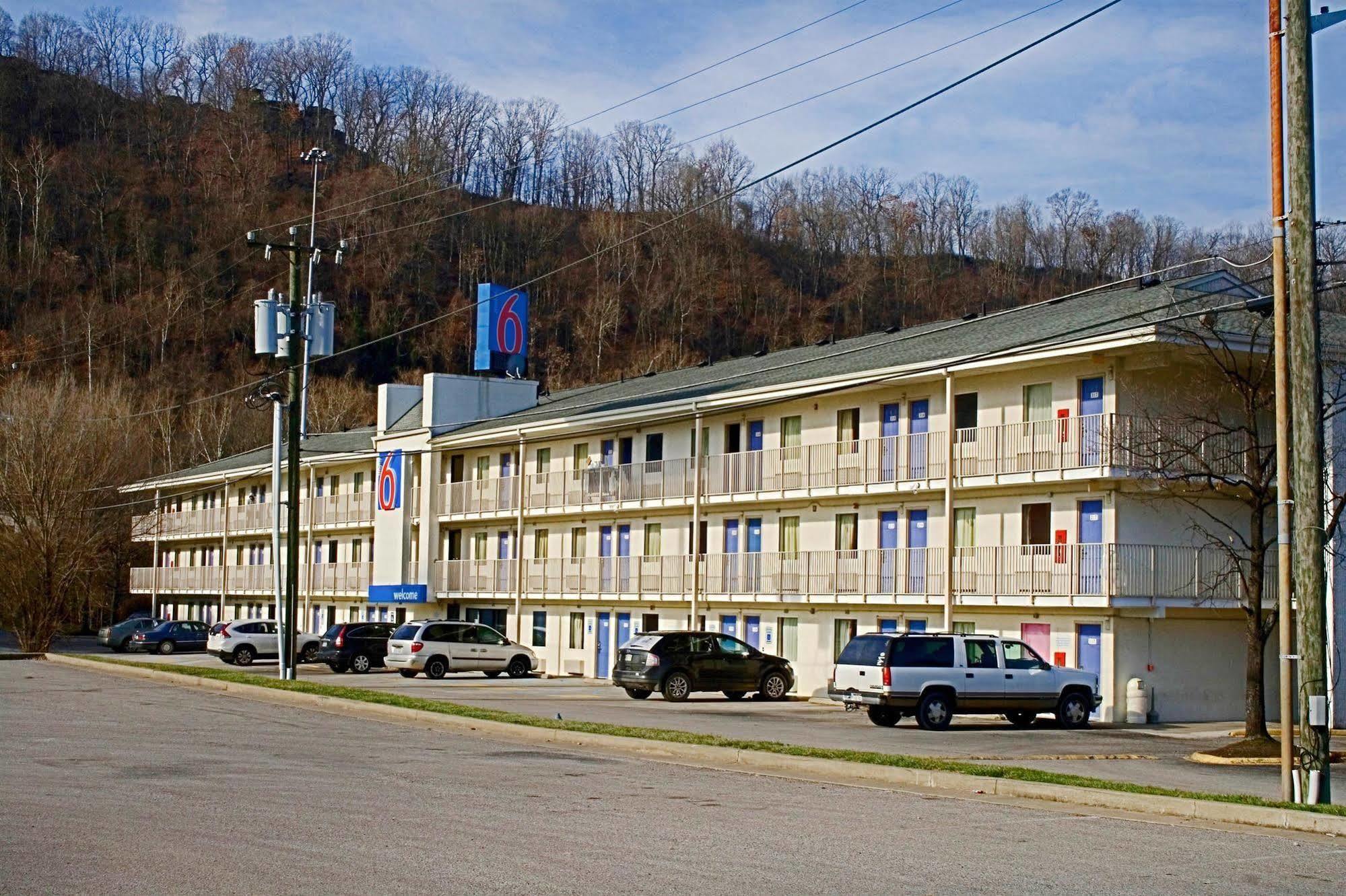 Days Inn By Wyndham Charleston Wv Dış mekan fotoğraf